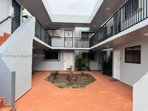 1360 W 41st St #106, Hialeah, FL 33012