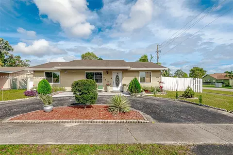 7801 SW 8th Ct, North Lauderdale, FL 33068