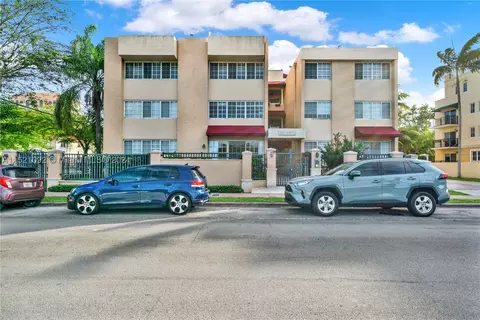 300 Madeira Ave #302, Coral Gables, FL 33134
