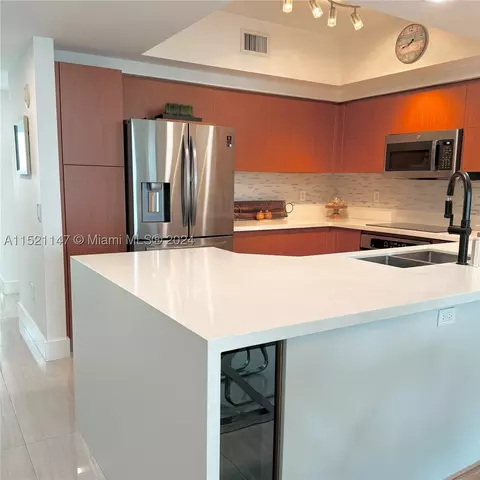 15051 Royal Oaks Ln #1001, North Miami, FL 33181