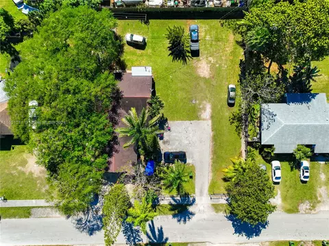 678 NW 13th St, Homestead, FL 33030
