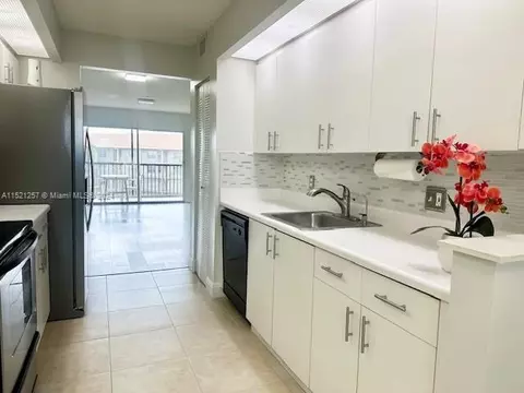 700 SW 137th Ave #410H, Pembroke Pines, FL 33027