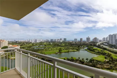 19501 W Country Club Dr #2215, Aventura, FL 33180