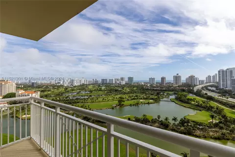 19501 W Country Club Dr #2215, Aventura, FL 33180