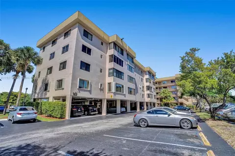 8040 Hampton Blvd #414, North Lauderdale, FL 33068