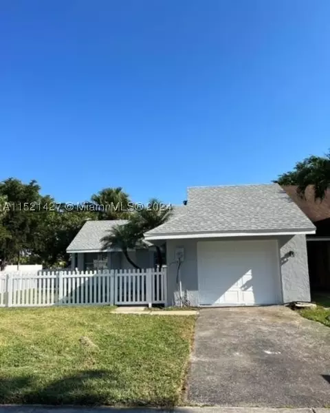 1443 Loon Ct, Homestead, FL 33035