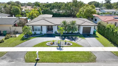 9640 SW 17th St, Miami, FL 33165
