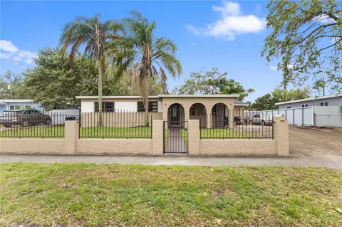 2450 NW 170th Ter, Miami Gardens, FL 33056