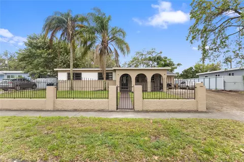 2450 NW 170th Ter, Miami Gardens, FL 33056