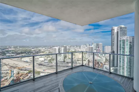 851 NE 1st Ave #3900, Miami, FL 33132