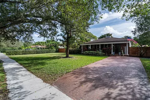 132 Glendale Dr, Miami Springs, FL 33166