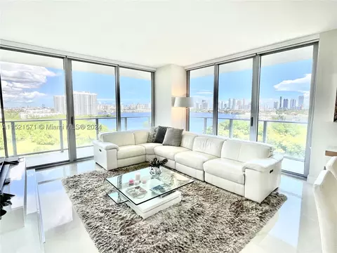 16385 Biscayne Blvd #1107, North Miami Beach, FL 33160