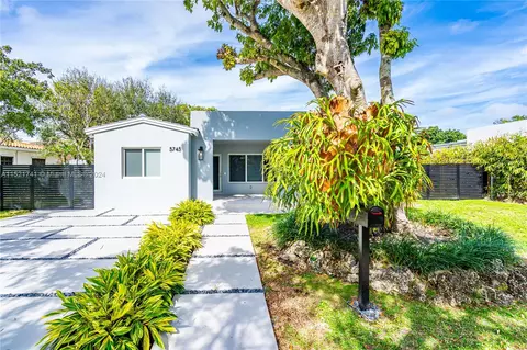5745 SW 39th St, Miami, FL 33155