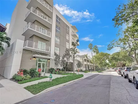 1938 Jackson St #306, Hollywood, FL 33020