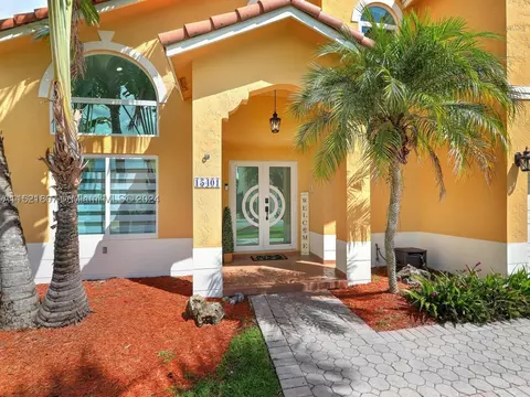 15401 SW 47th St, Miami, FL 33185