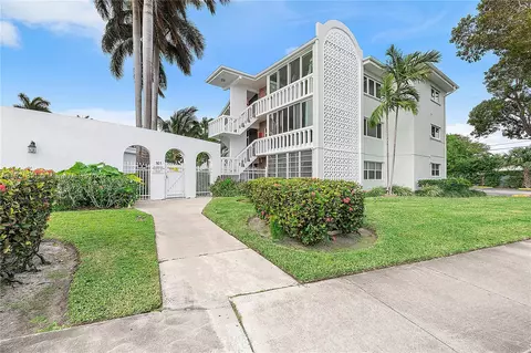 161 NE 10th Ave #4C, Hallandale Beach, FL 33009