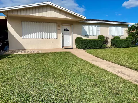 11855 SW 203rd Ter, Miami, FL 33177
