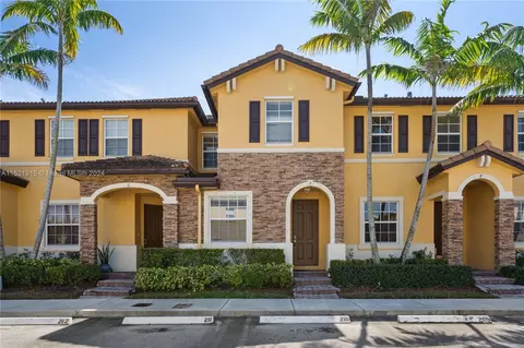 9103 SW 227th St #7, Cutler Bay, FL 33190