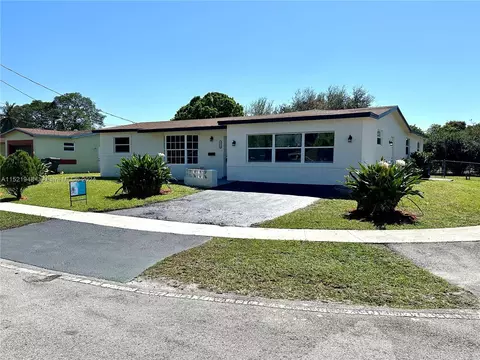 3470 NW 39th St, Lauderdale Lakes, FL 33309