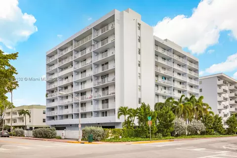 1045 10th St #605, Miami Beach, FL 33139