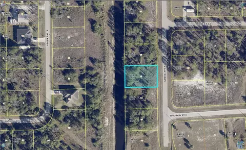 658 Genoa Ave S, Lehigh Acres, FL 33974