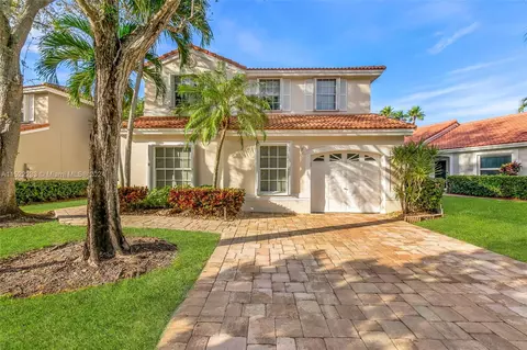 903 Garnet Cir, Weston, FL 33326