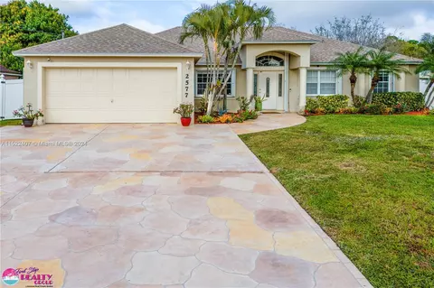 2577 SW National Cir, Port Saint Lucie, FL 34953