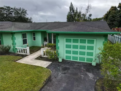 1940 NW 175th St, Miami Gardens, FL 33056