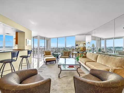 1000 Quayside Ter #802, Miami, FL 33138
