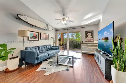401 SE 10th St #B204, Dania Beach, FL 33004