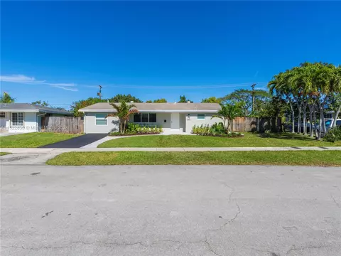 10061 SW 158th Ter, Miami, FL 33176