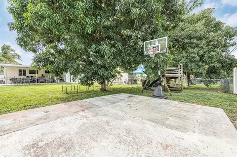 133 E 46th St, Hialeah, FL 33013 photo 18