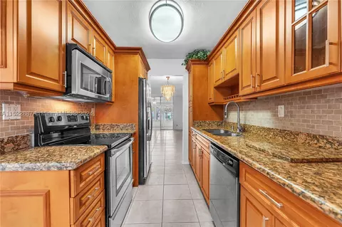 2900 NW 48th Ter #217, Lauderdale Lakes, FL 33313