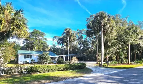 24 54th, Yankeetown, FL 34498