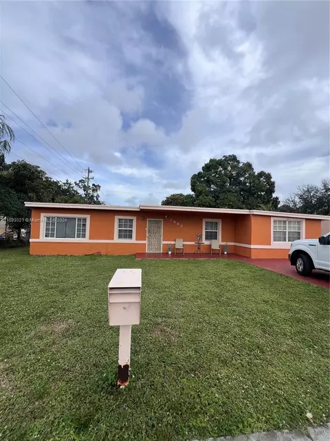 2445 NW 161st St, Miami Gardens, FL 33054