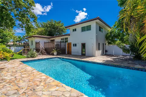 320 N Rainbow Dr, Hollywood, FL 33021