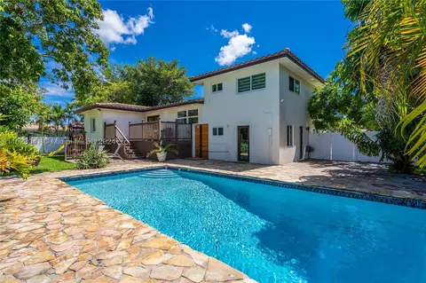 320 N Rainbow Dr, Hollywood, FL 33021
