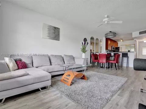 860 SE 6th Ave #115, Deerfield Beach, FL 33441