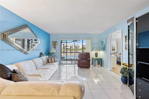 7396 N Devon Dr #103, Tamarac, FL 33321