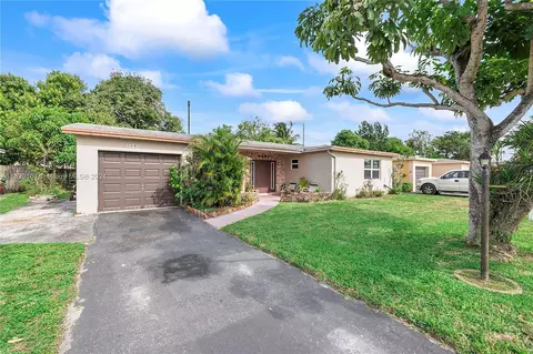 3451 NW 43rd Pl, Lauderdale Lakes, FL 33309