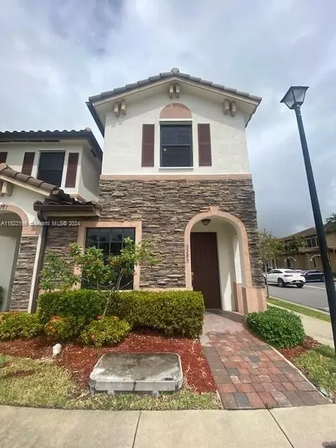 3283 W 92nd Pl #3283, Hialeah, FL 33018