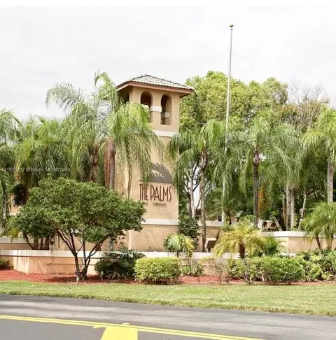 450 Palm Cr #305, Pembroke Pines, FL 33025