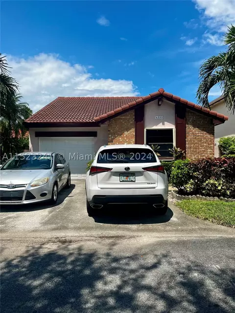 6333 NW 174th Ter, Hialeah, FL 33015