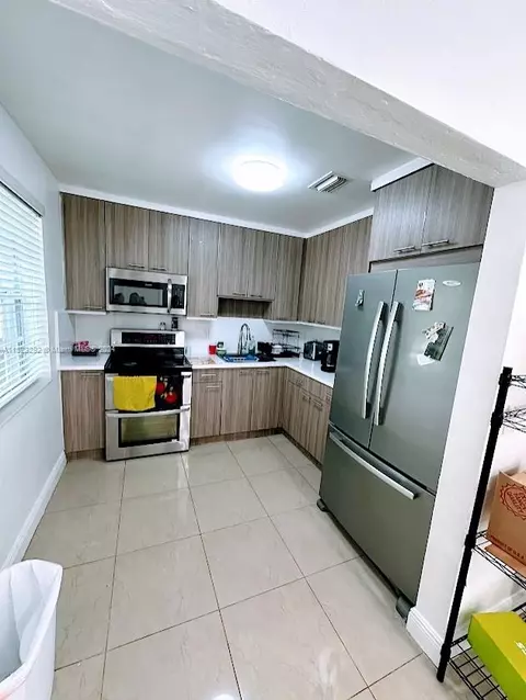 1190 NW 135th St, North Miami, FL 33168