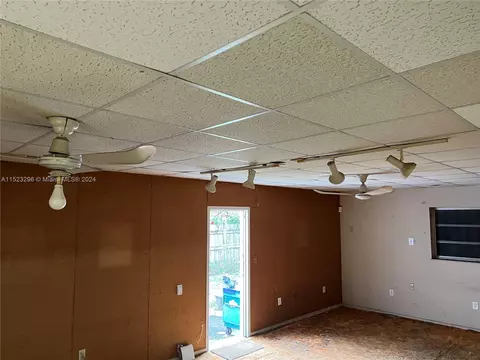 960 W 33rd St, Hialeah, FL 33012 photo 37