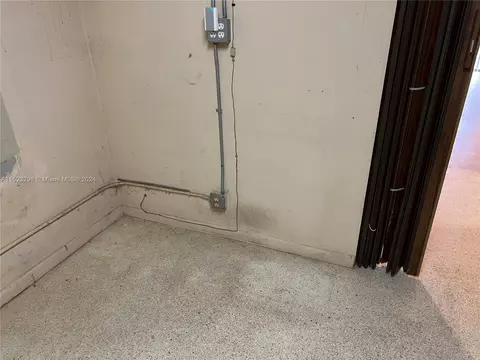 960 W 33rd St, Hialeah, FL 33012 photo 9