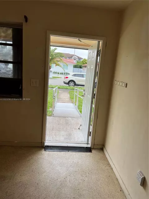 960 W 33rd St, Hialeah, FL 33012 photo 43