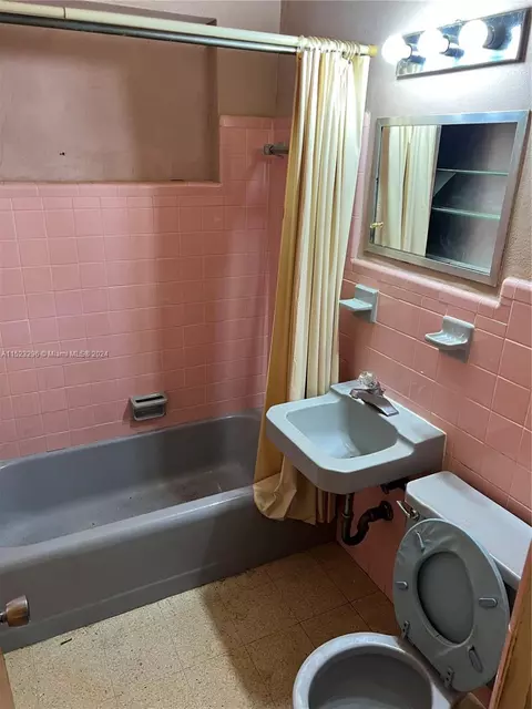 960 W 33rd St, Hialeah, FL 33012 photo 52