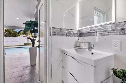 894 W 69th Pl, Hialeah, FL 33014 photo 31