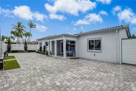 894 W 69th Pl, Hialeah, FL 33014